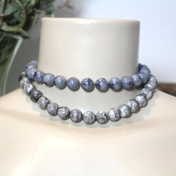 1970's Vintage Gray Marbleized Choker necklace - Picture 1 of 9